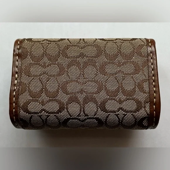 Brand New Without tags Coach Contact Case - Picture 2 of 5